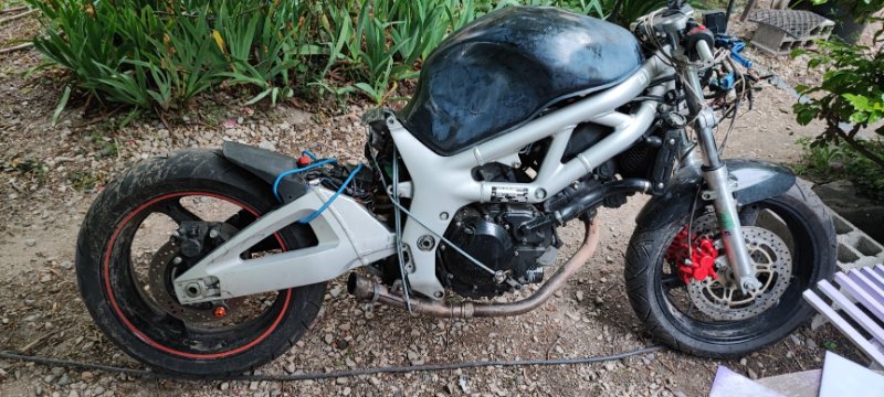 sv650 en cours - bras oscillant monté.jpg